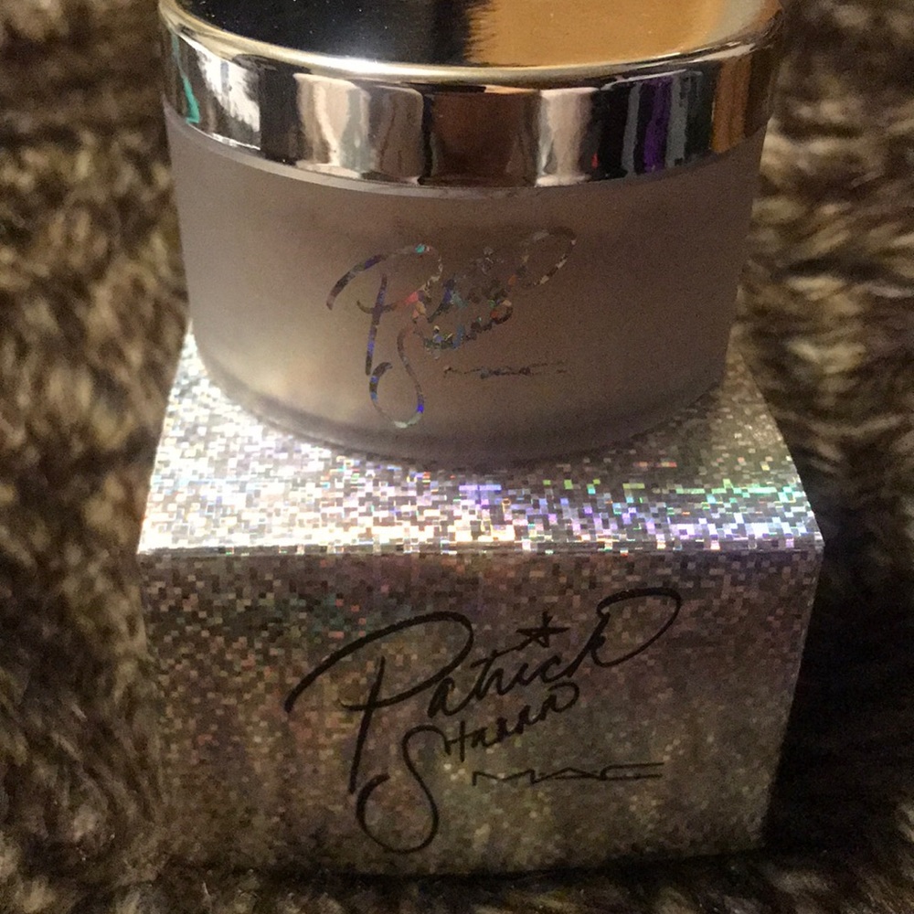 MAC setting powder